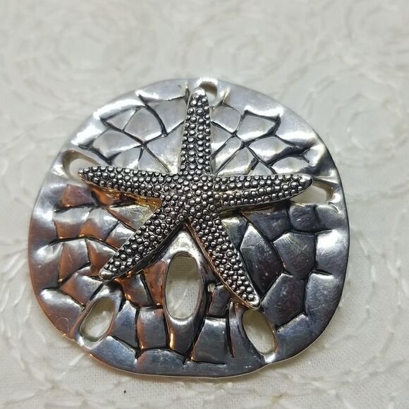 MJ Starfish Sand Dollar Brooch Pin Pendant Silver Cutout 1 3/4in - Picture 2 of 9